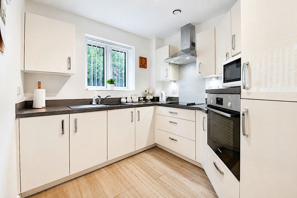 Kitchen- click for photo gallery